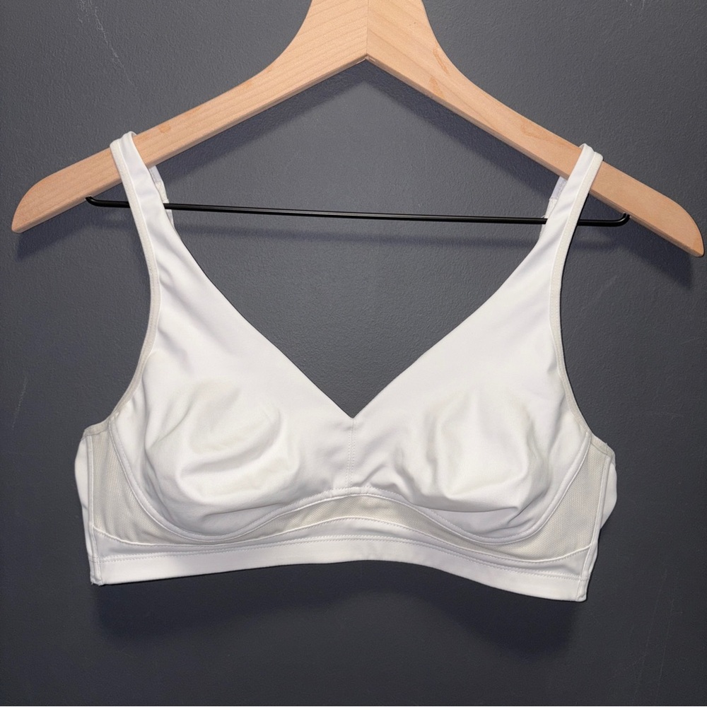 Moving Comfort Womens White Adjustable Bra size 36AB - 38A